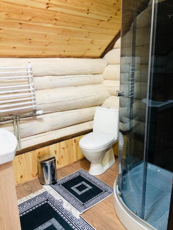 У Віти Котедж4 Synevyrsʼka Polyana Extérieur photo