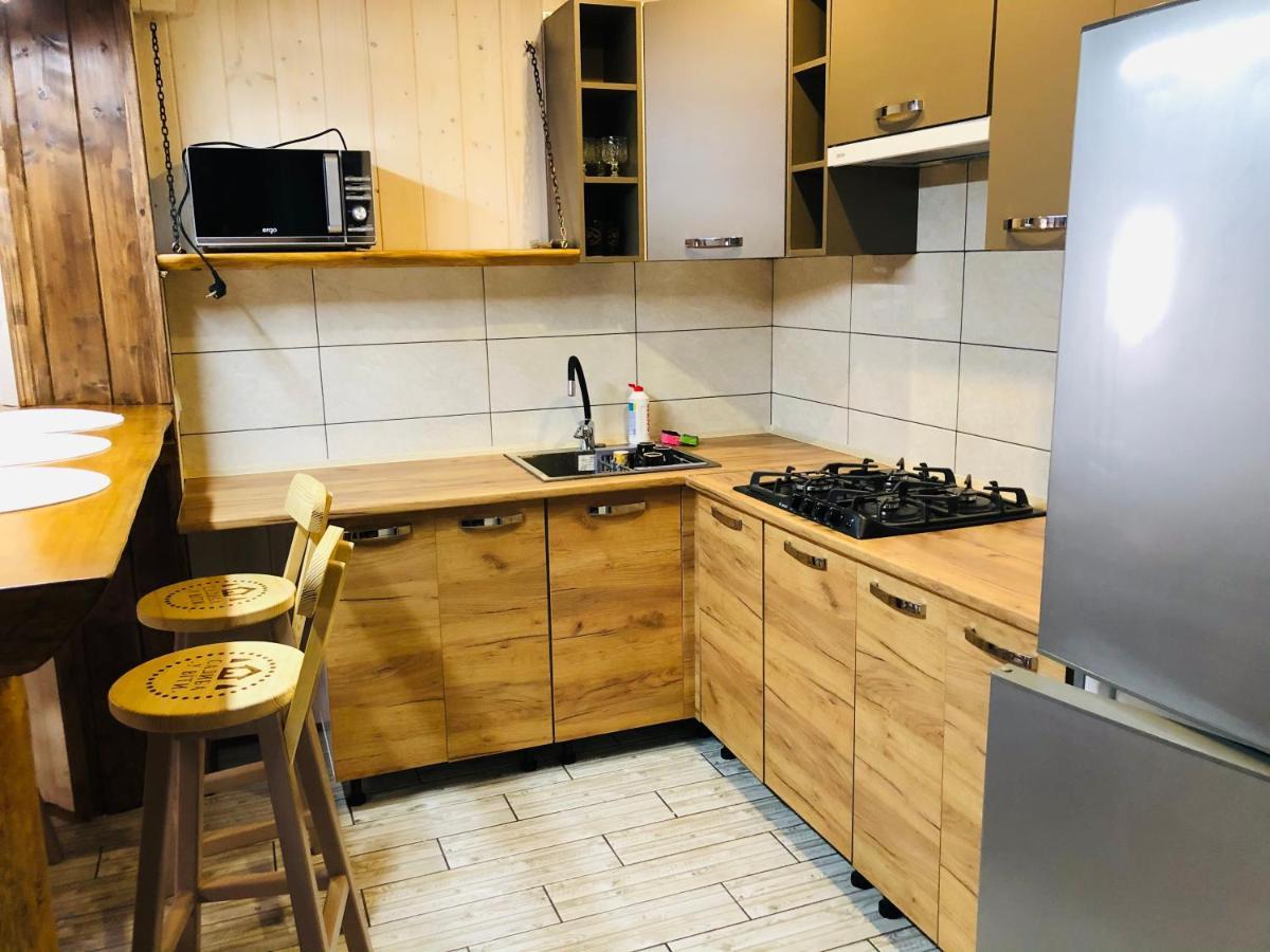 У Віти Котедж4 Synevyrsʼka Polyana Extérieur photo